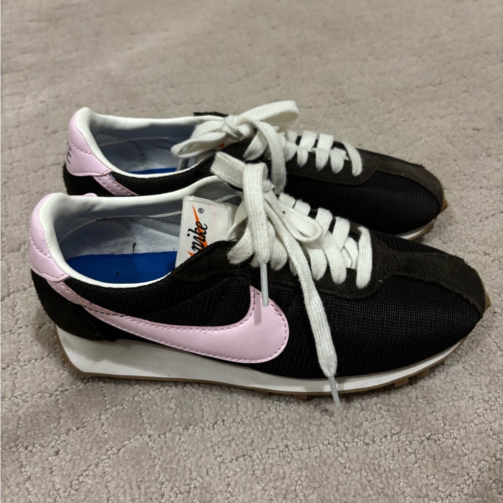 Nike Women's Brown and Pink Retro Sneakers